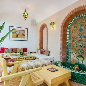 https://riad-helen.marrakeshhotelsmorocco.com